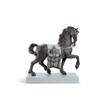 Escultura Caballo cortesano. Lustre plata